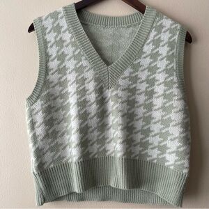 SHEIN Houndstooth V-Neck Cropped Sweater Vest Women’s M